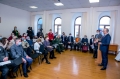 Андрей Назаров пообщался с пенсионерами в специальном пункте вакцинации для пожилых людей